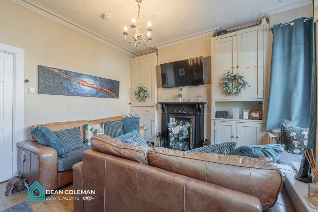 Terraced House for sale in Birmingham, Midland Road, Cotteridge, B30 2ES, 1253 m²