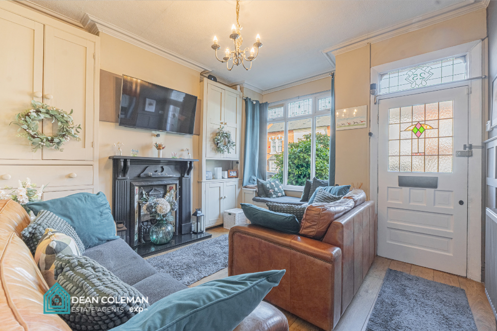 Terraced House for sale in Birmingham, Midland Road, Cotteridge, B30 2ES, 1253 m²
