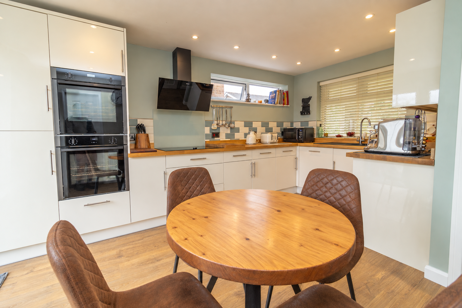 Detached House for sale in Towcester, Meadow View, Potterspury, Towcester, NN12 7PJ