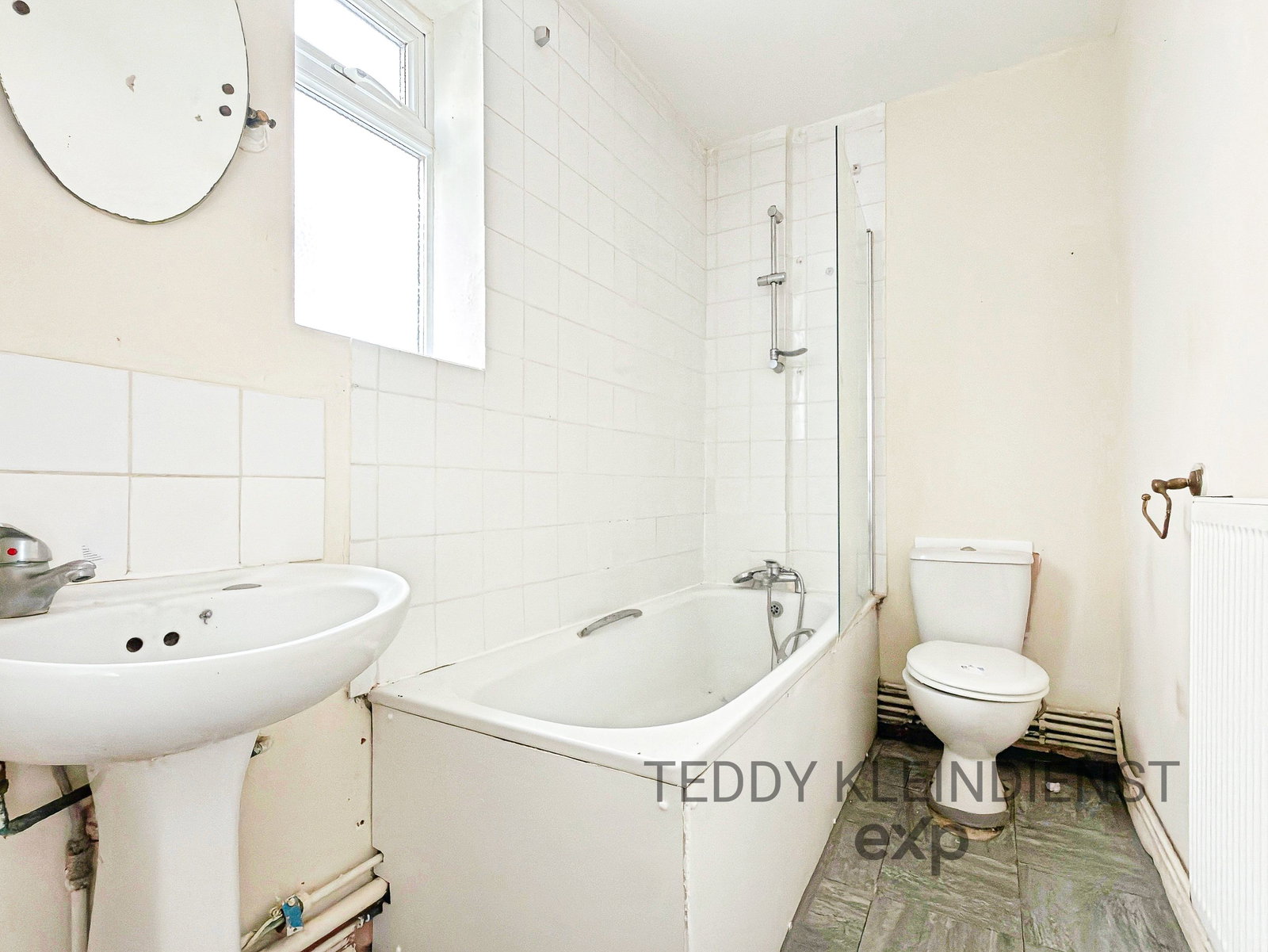 End Of Terrace House in New Malden 4