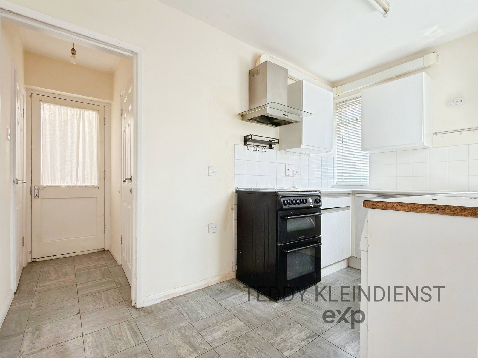 End Of Terrace House in New Malden 3