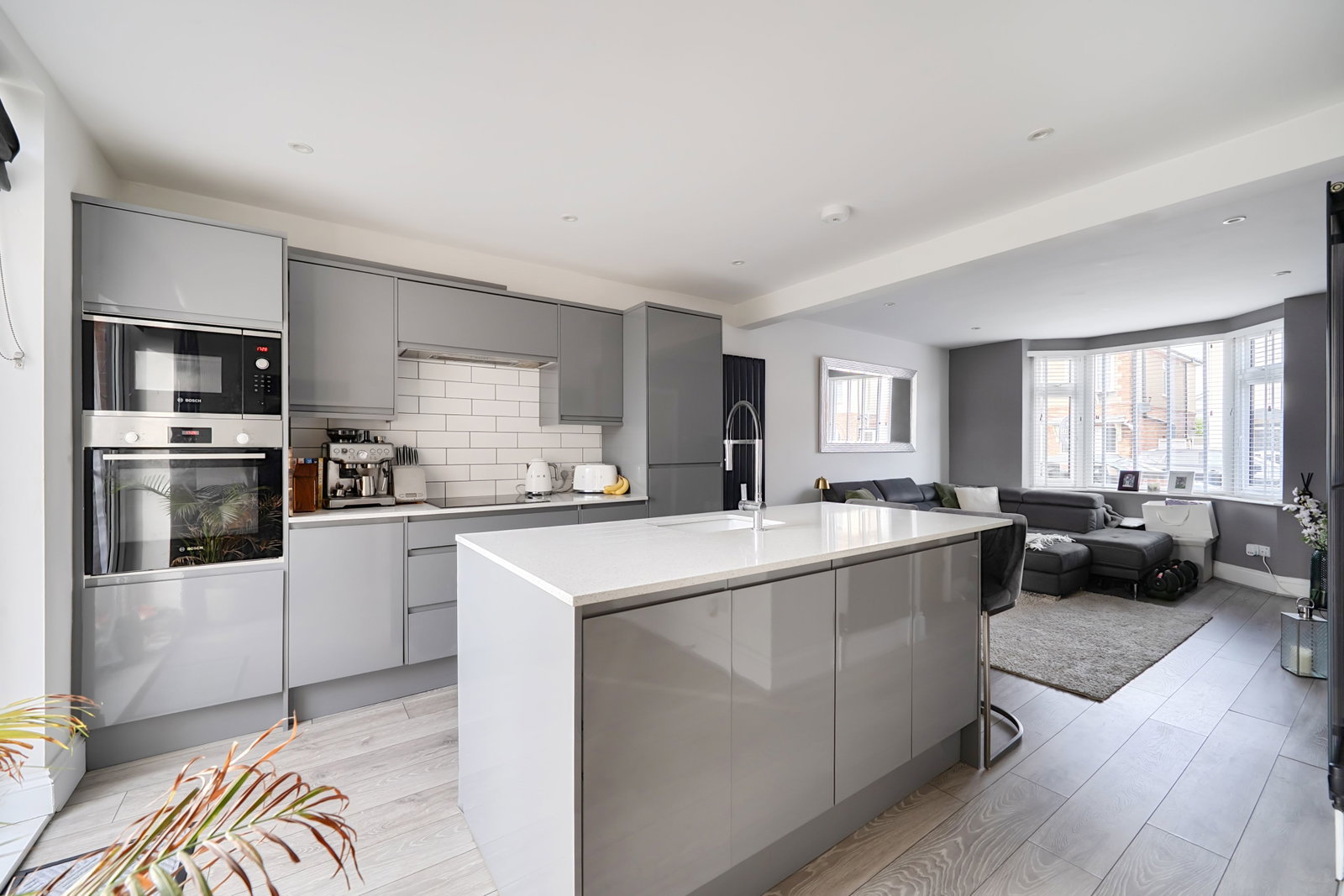 Detached House for sale in Bournemouth, Stunning Elmes Road House - Off Street Parking, 974 m²