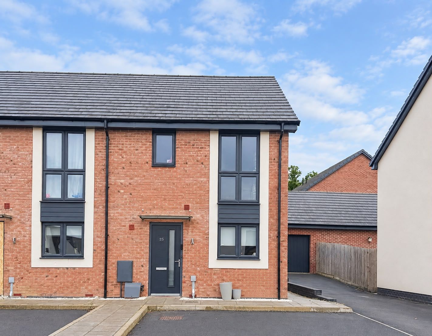 End Of Terrace House for sale in Gloucester, Brookes Close, Quedgeley, Gloucester, GL2 2JQ
