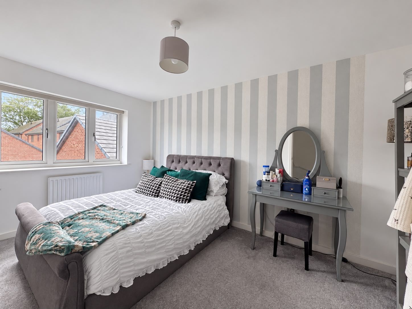 End Of Terrace House for sale in Gloucester, Brookes Close, Quedgeley, Gloucester, GL2 2JQ