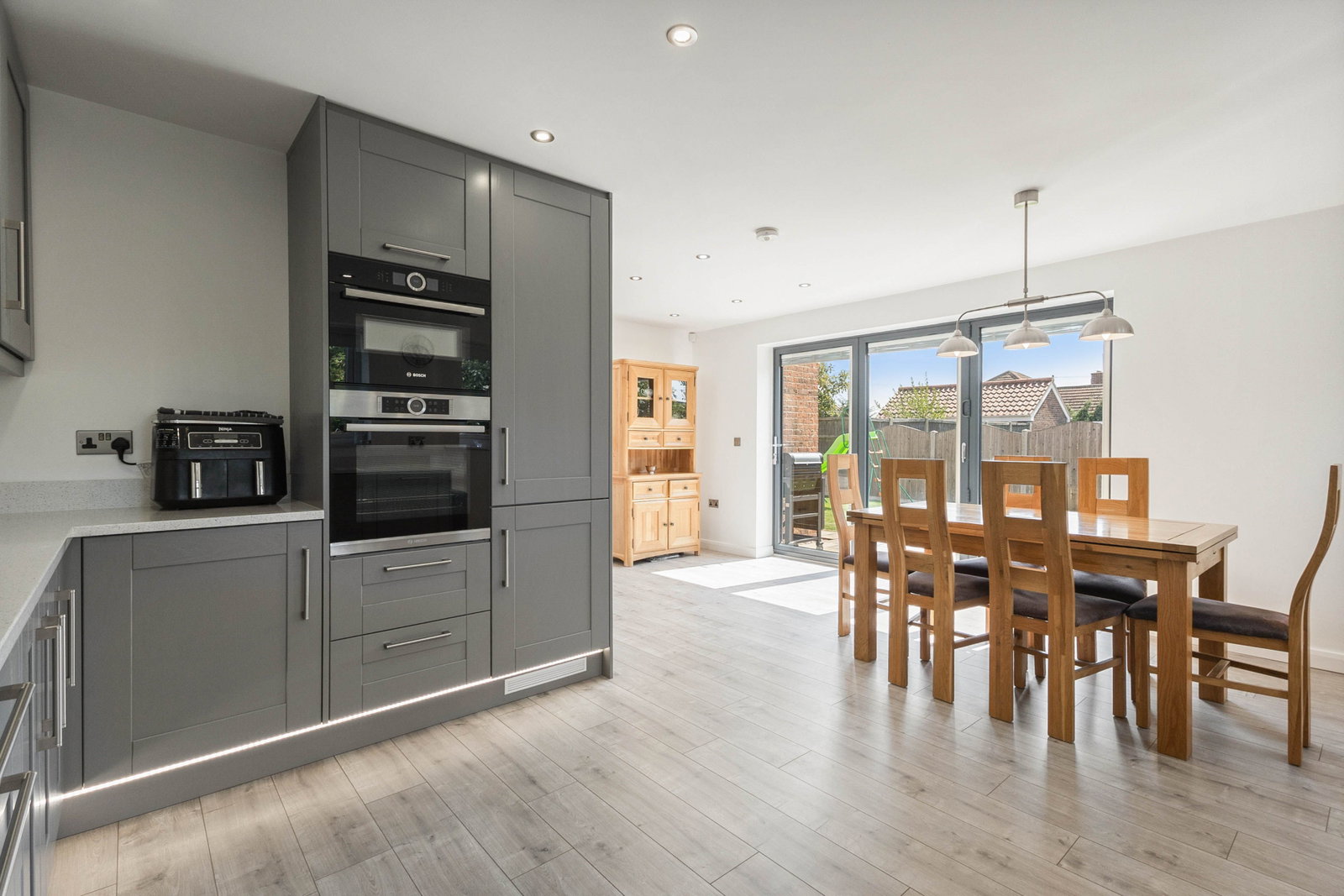 Bungalow in Castleford 4