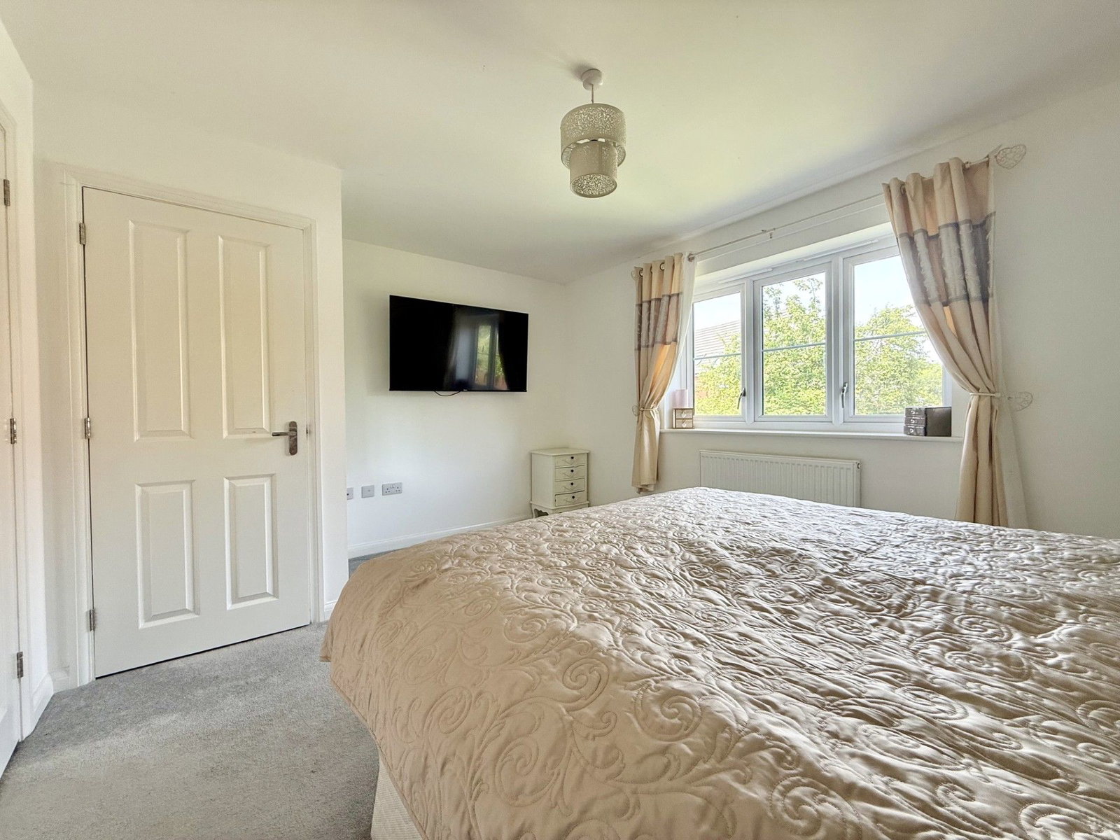 Terraced House for sale in Gloucester, Rectory Close, Ashleworth, 854 m²