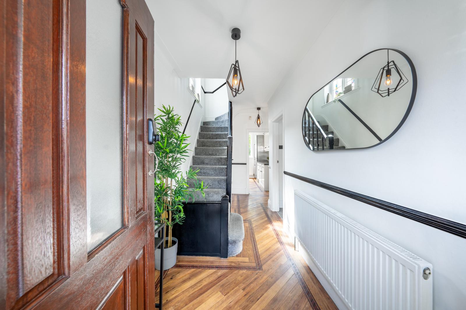 Semi Detached House for sale in Wembley, Elmstead Avenue, Wembley, HA9 8NY, 1202 m²