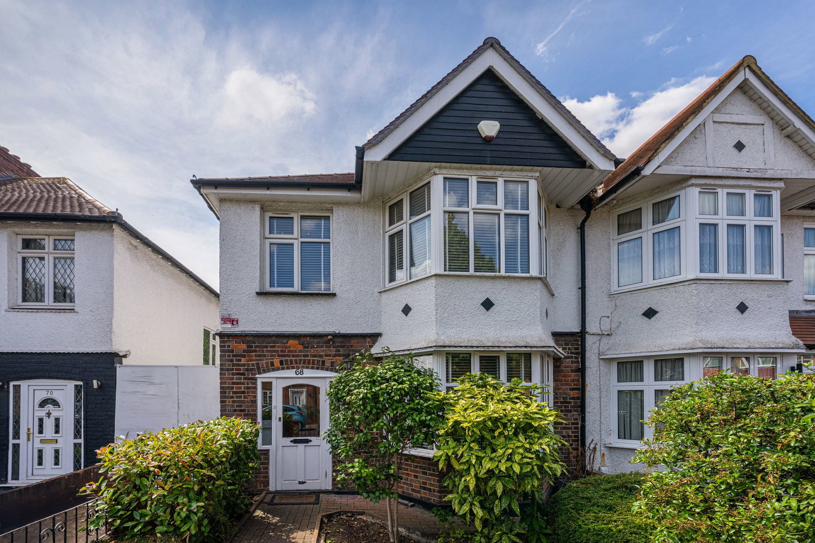 Semi Detached House for sale in Wembley, Elmstead Avenue, Wembley, HA9 8NY, 1202 m²