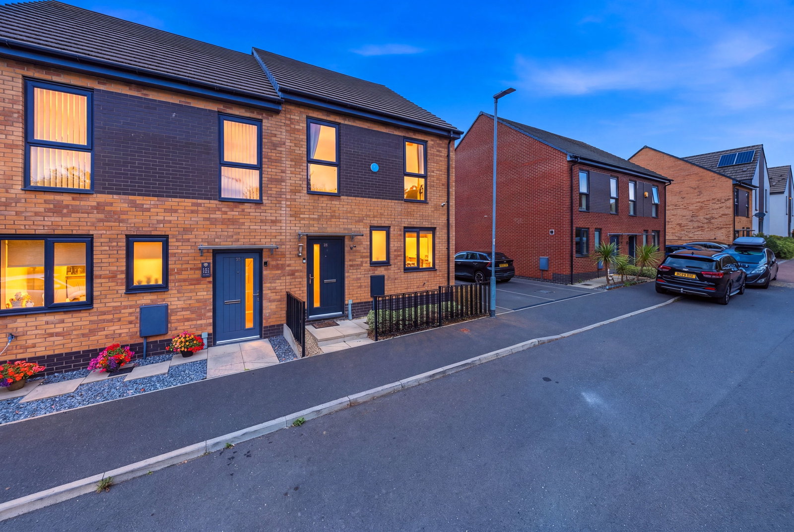 Semi Detached House for sale in Pontefract, Curlew View, South Elmsall, WF9