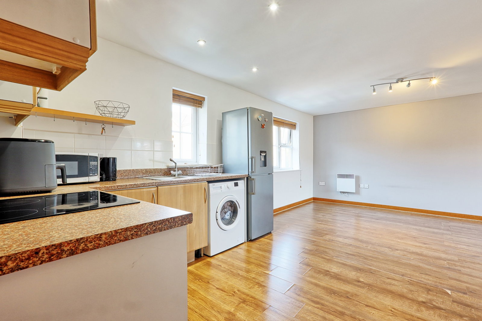 Flat for sale in Purfleet-on-Thames, Kendal, Purfleet-on-Thames, Thurrock, RM19, 739 m²