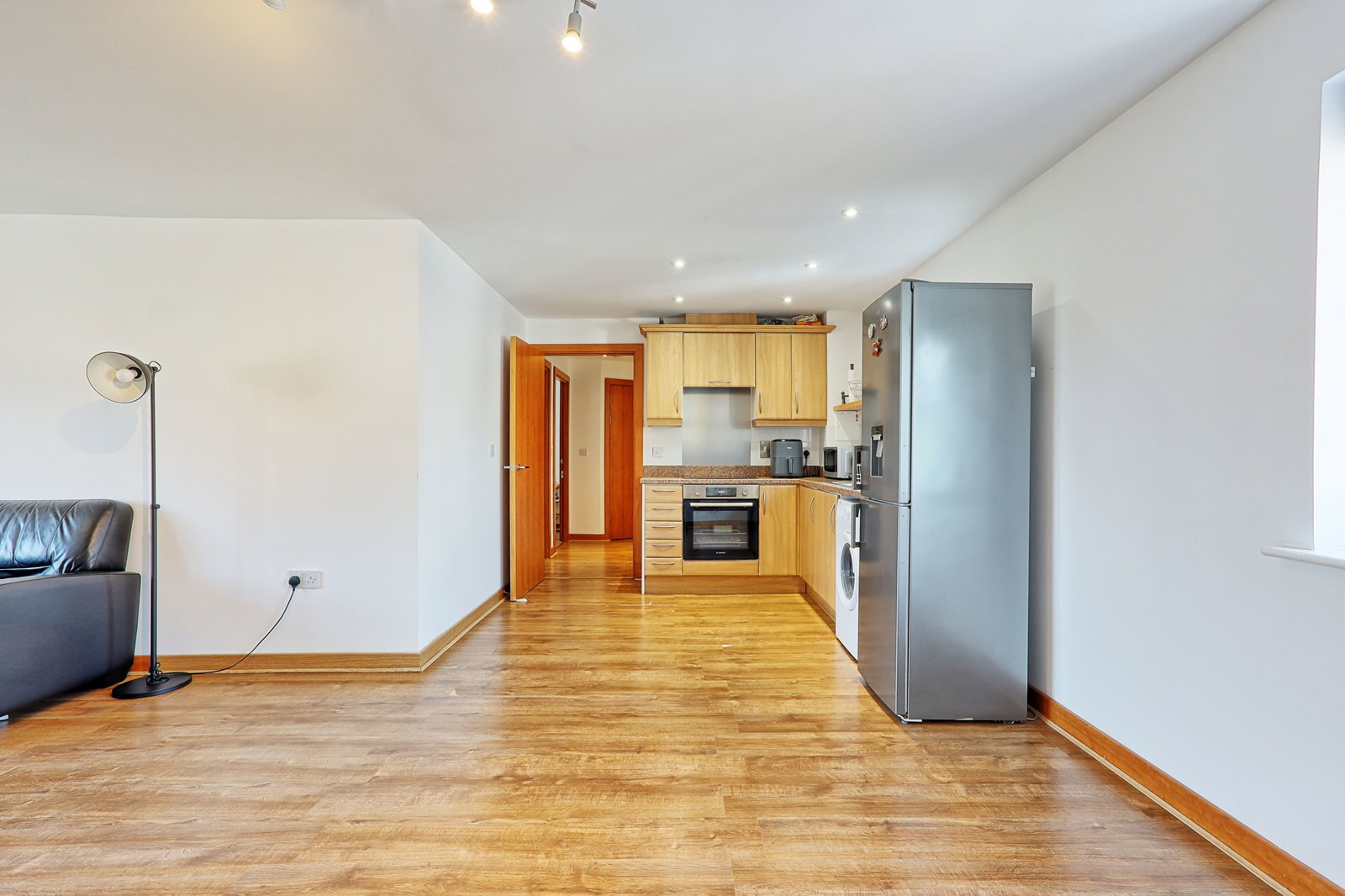 Flat for sale in Purfleet-on-Thames, Kendal, Purfleet-on-Thames, Thurrock, RM19, 739 m²