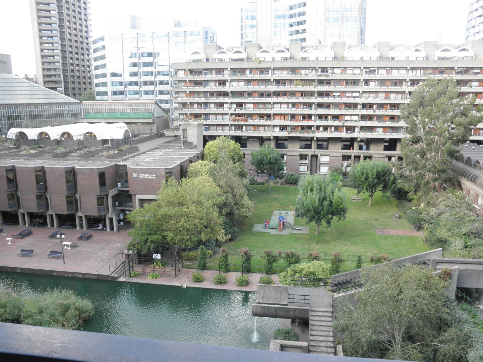 Apartment for sale in London, Andrewes House Barbican EC2, 775 m²