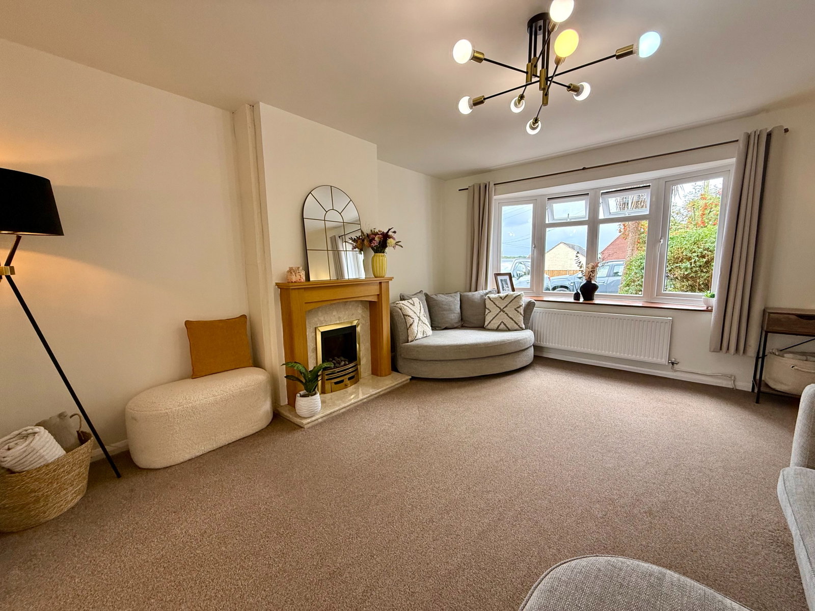 Detached House for sale in Swadlincote, Burton Road, Midway