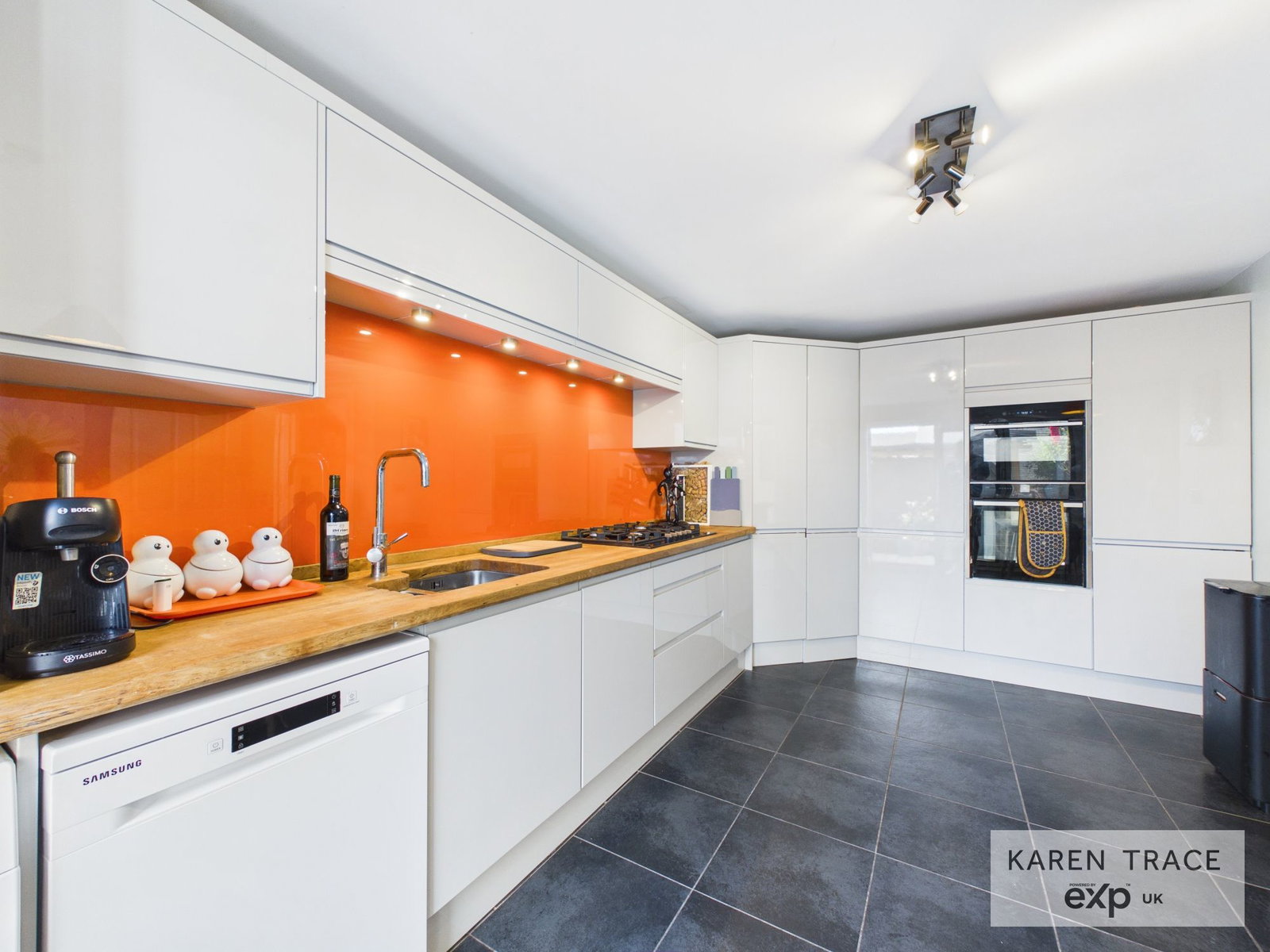 Detached House for sale in St. Austell, Brewery Drive, St Austell, PL25, 1280 m²