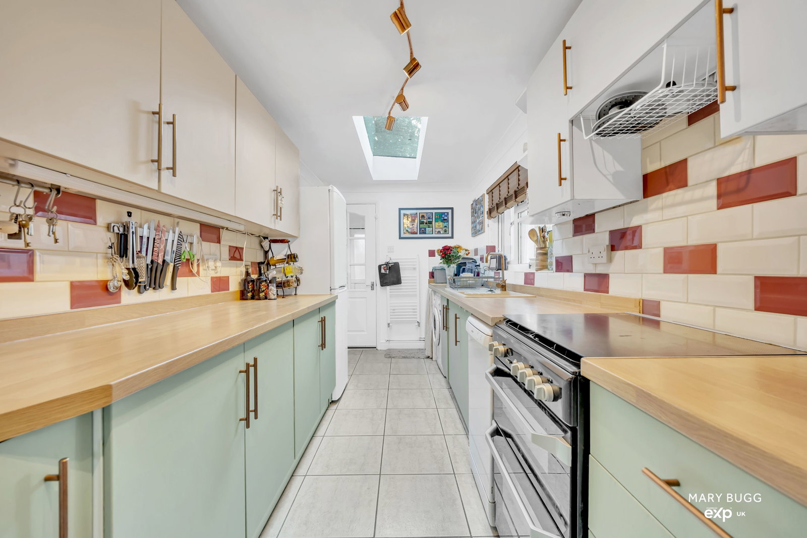 Terraced House for sale in Chelmsford, Pryors Road, Galleywood, Chelmsford, CM2 8SA