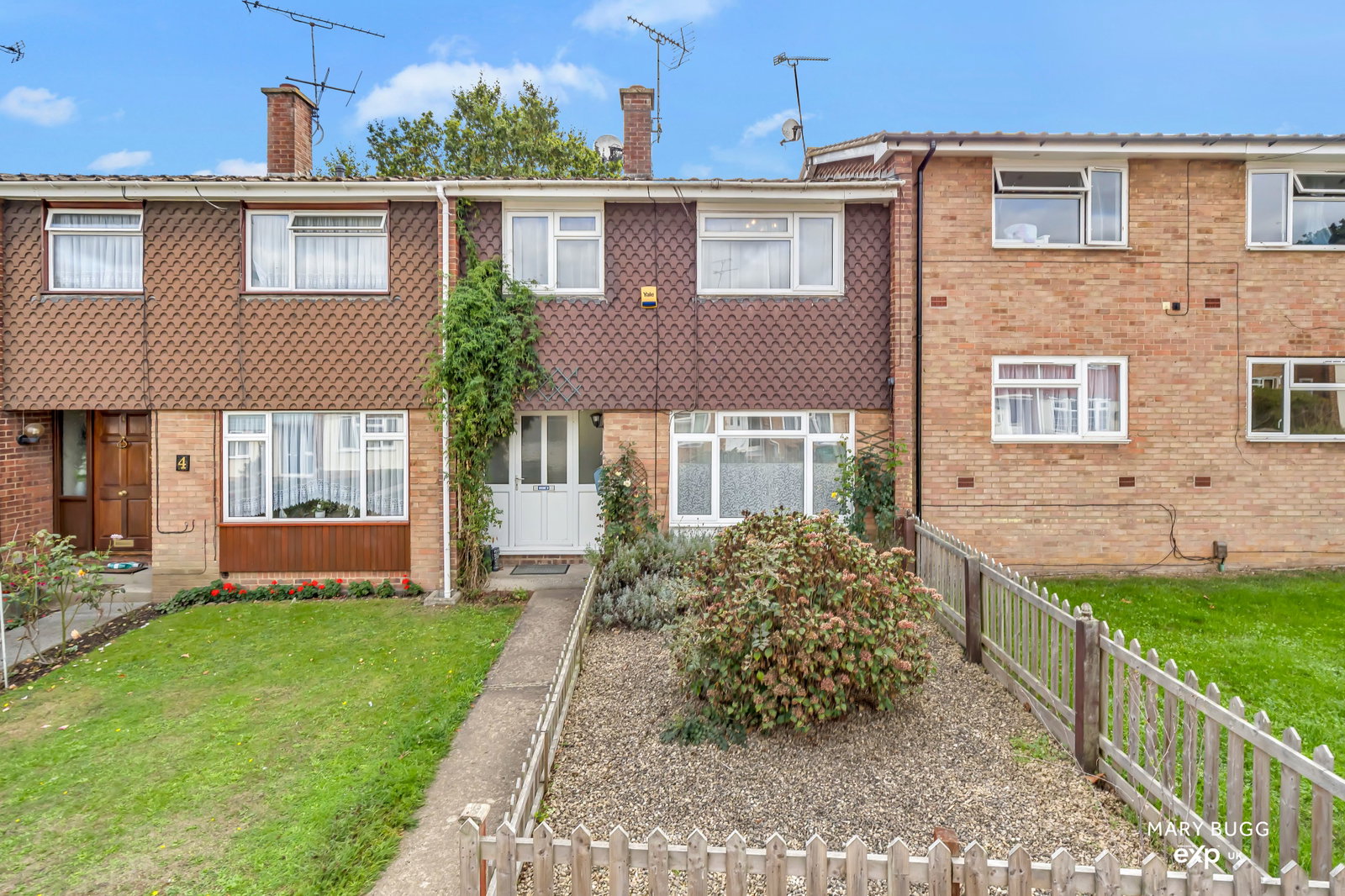 Terraced House for sale in Chelmsford, Pryors Road, Galleywood, Chelmsford, CM2 8SA