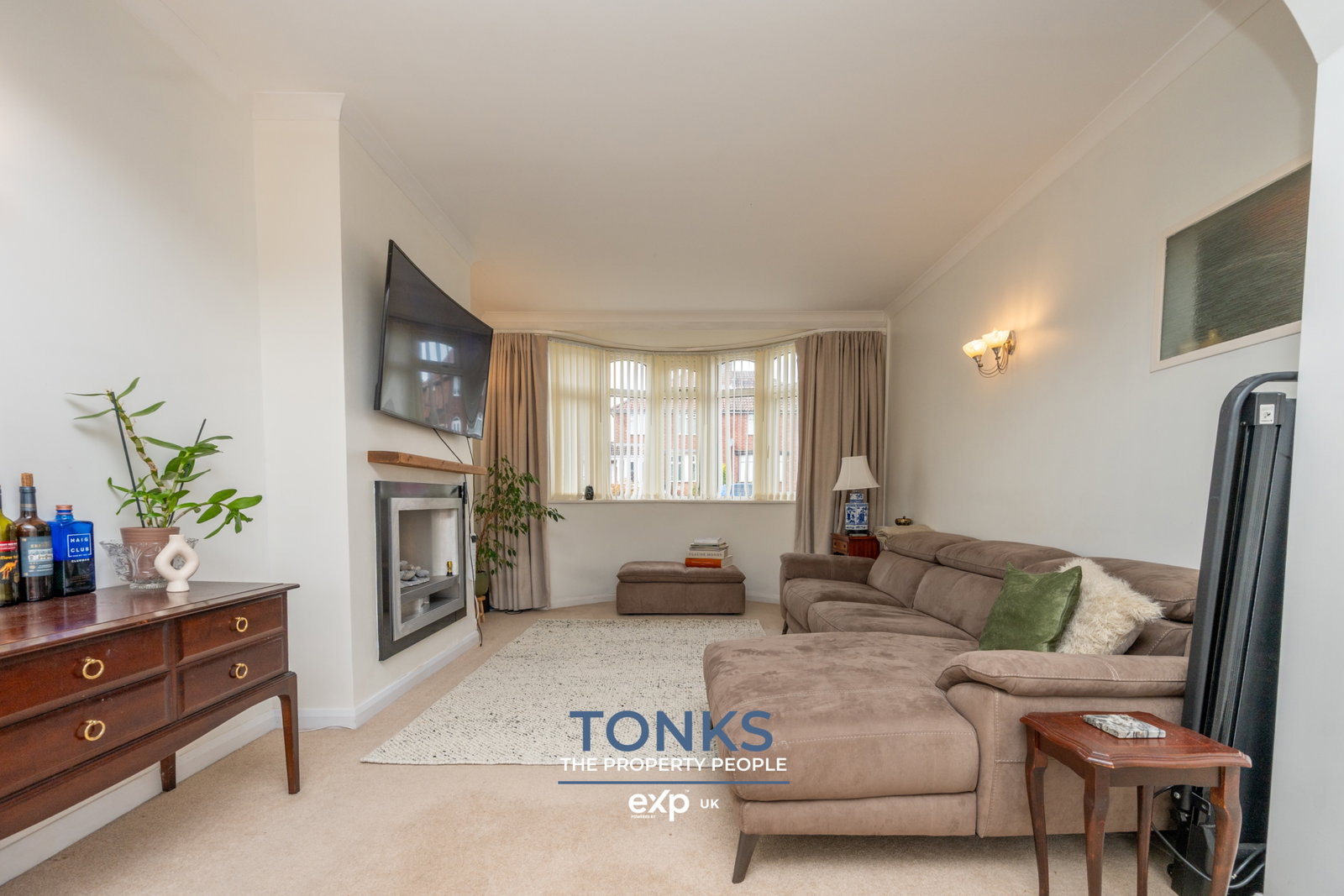 Semi Detached House for sale in Halesowen, Willowsbrook Road, Halesowen, B62 9RG