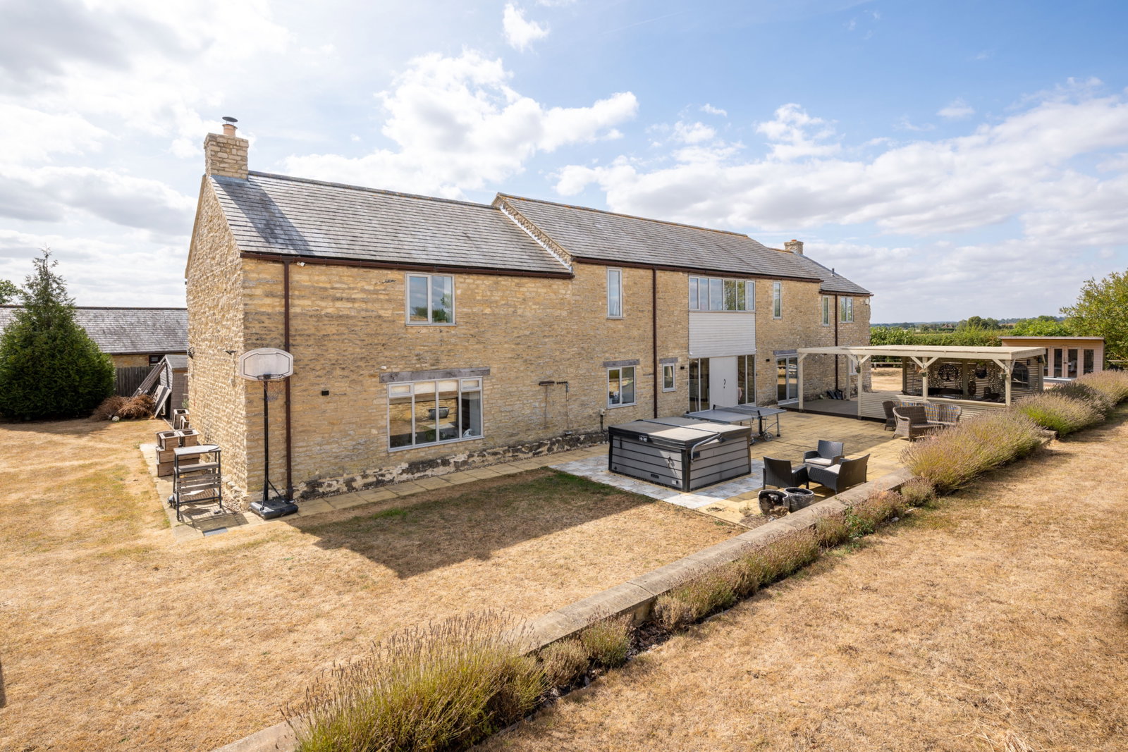 Detached House for sale in Milton Keynes, Haversham, Milton Keynes, MK19
