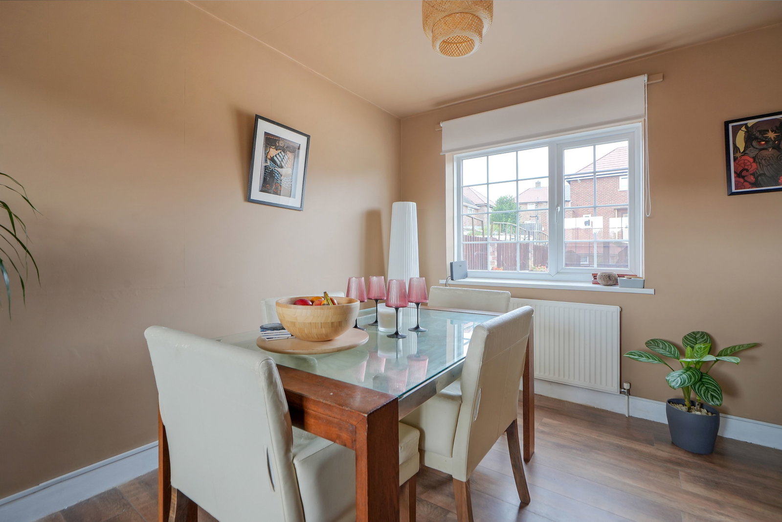Semi Detached House for sale in Sheffield, Glenholme Drive, S13, 871 m²
