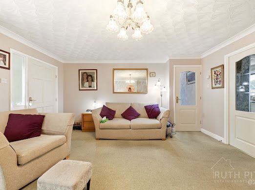 Detached House in Doncaster 5