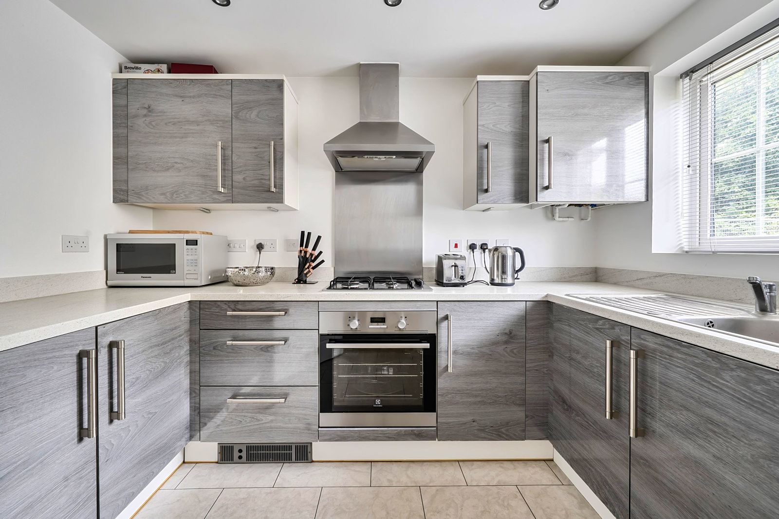 Semi Detached House for sale in Salisbury, Holmes Road, Bishopdown, Salisbury, SP1