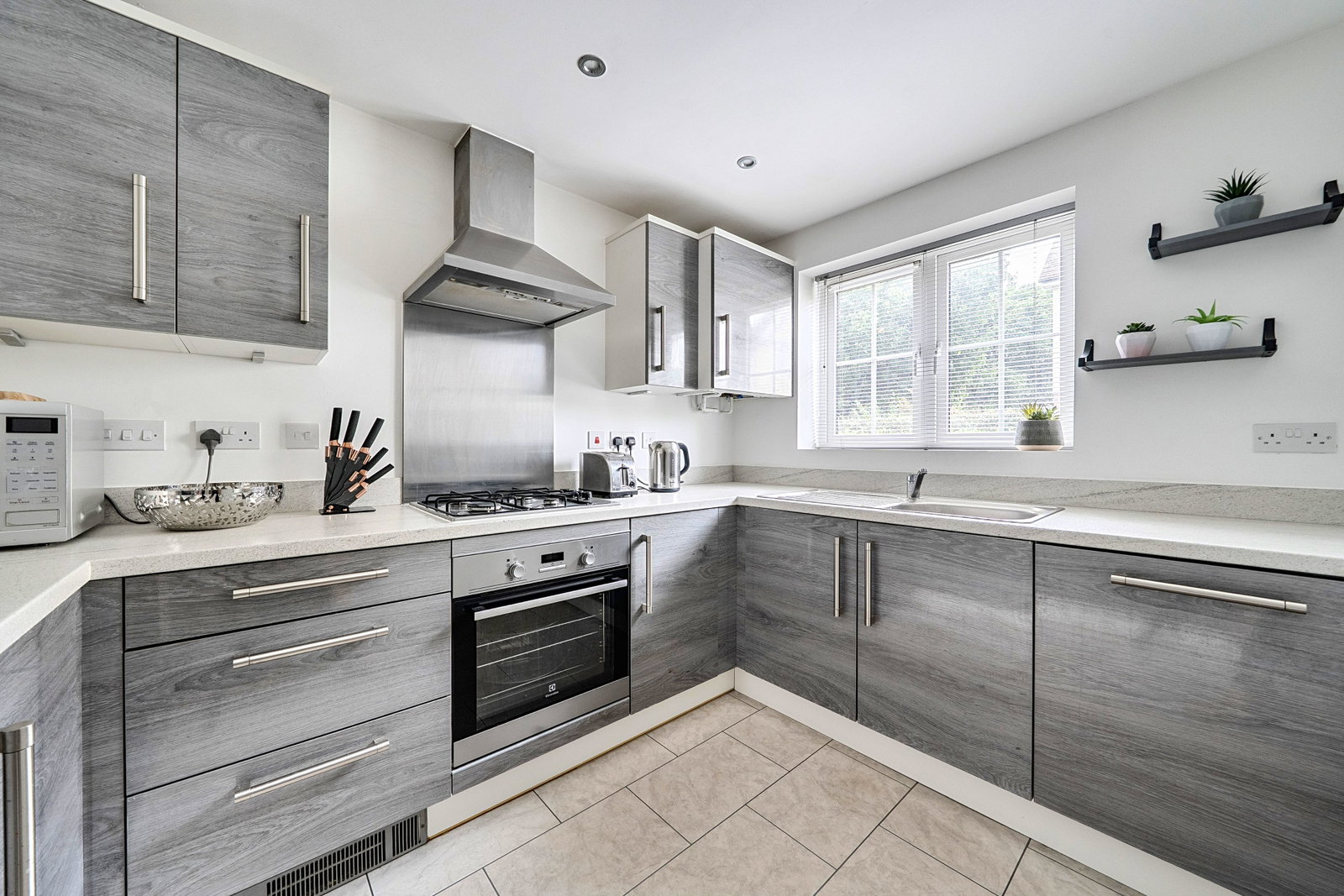 Semi Detached House for sale in Salisbury, Holmes Road, Bishopdown, Salisbury, SP1