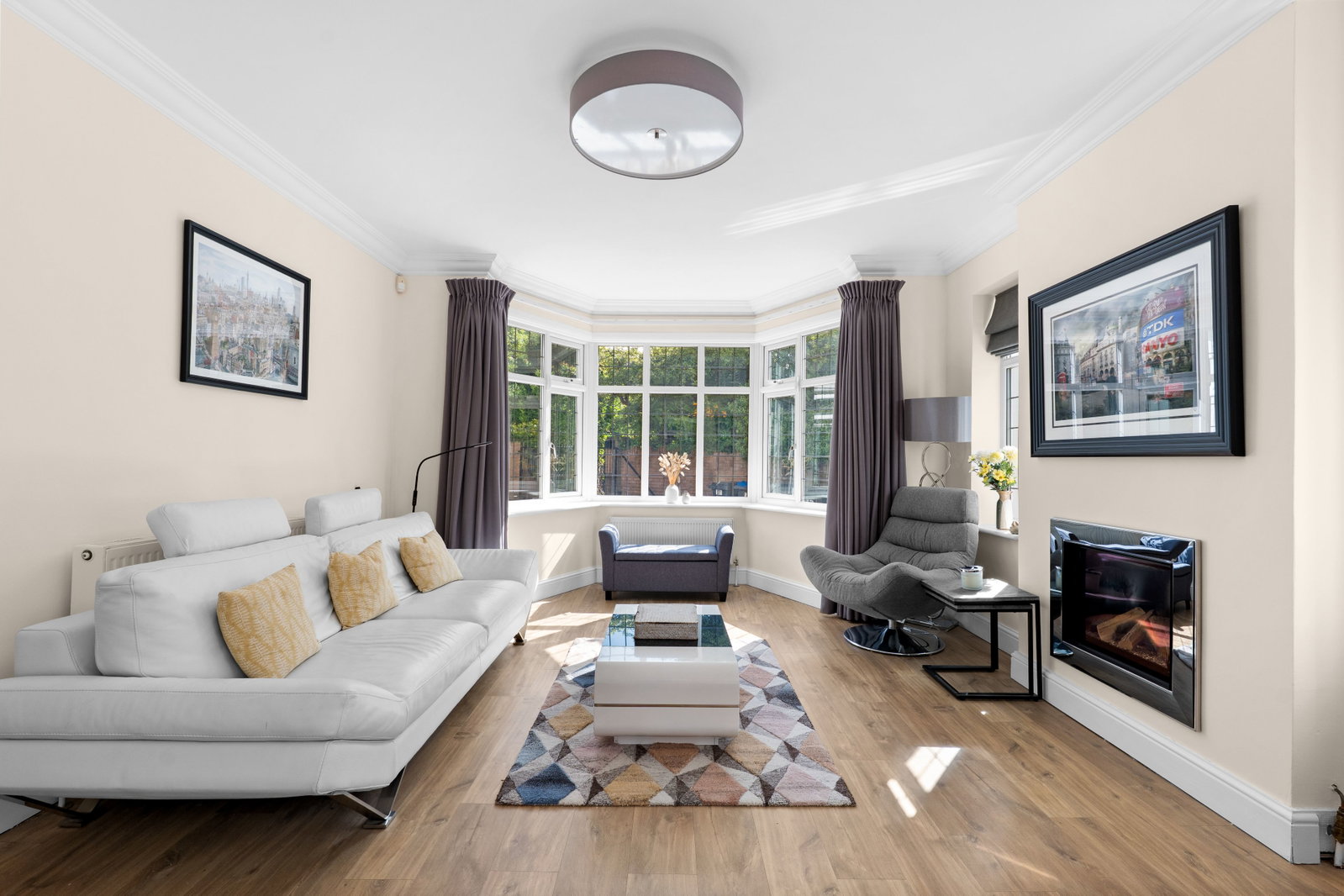 Detached House for sale in South Croydon, Ballards Way, CR2, 2202 m²