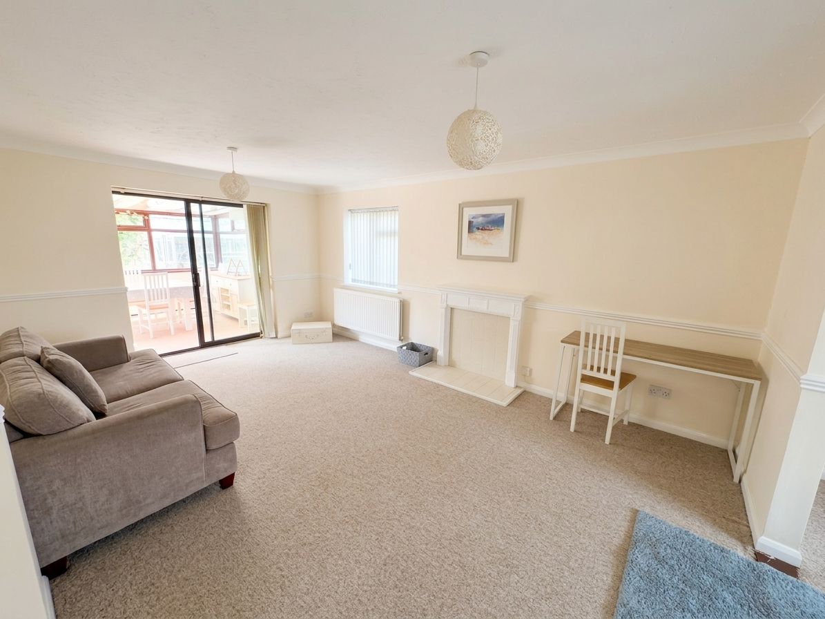 Detached House for sale in New Romney, Broadlands Avenue, New Romney, TN28
