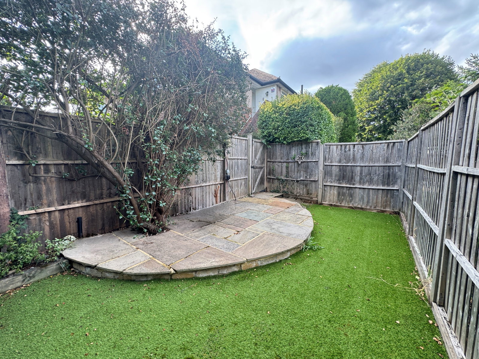 Maisonette for sale in Twickenham, Cusack Close, Strawberry Hill, 600 m²