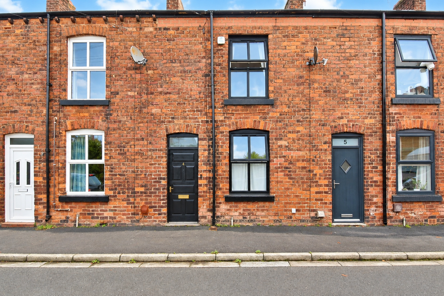 Terraced House for sale in Chorley, Green Street, Anderton, Lancashire, PR6, 756 m²