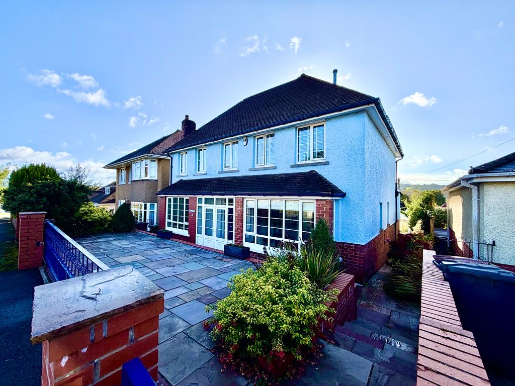 Detached House for sale in Blackwood, Highfield Road, Pontllanfraith, Blackwood, NP12 2EA