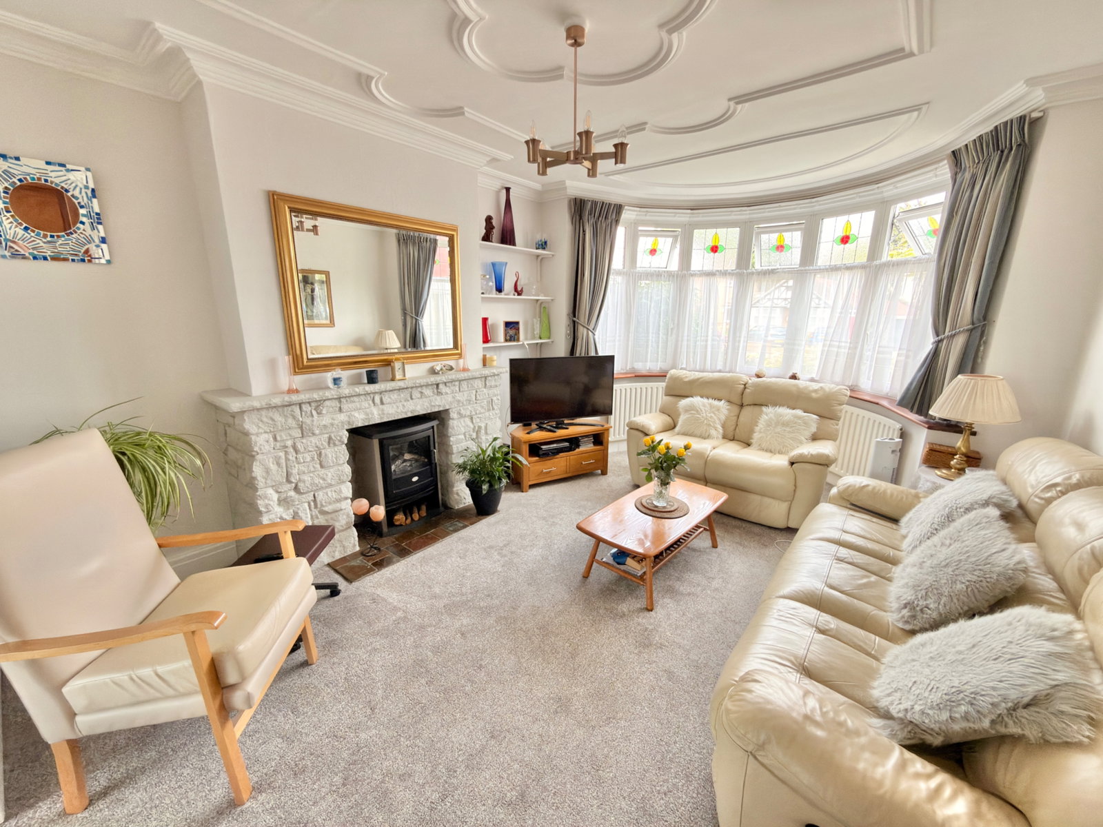 Semi Detached House in Harrow 4