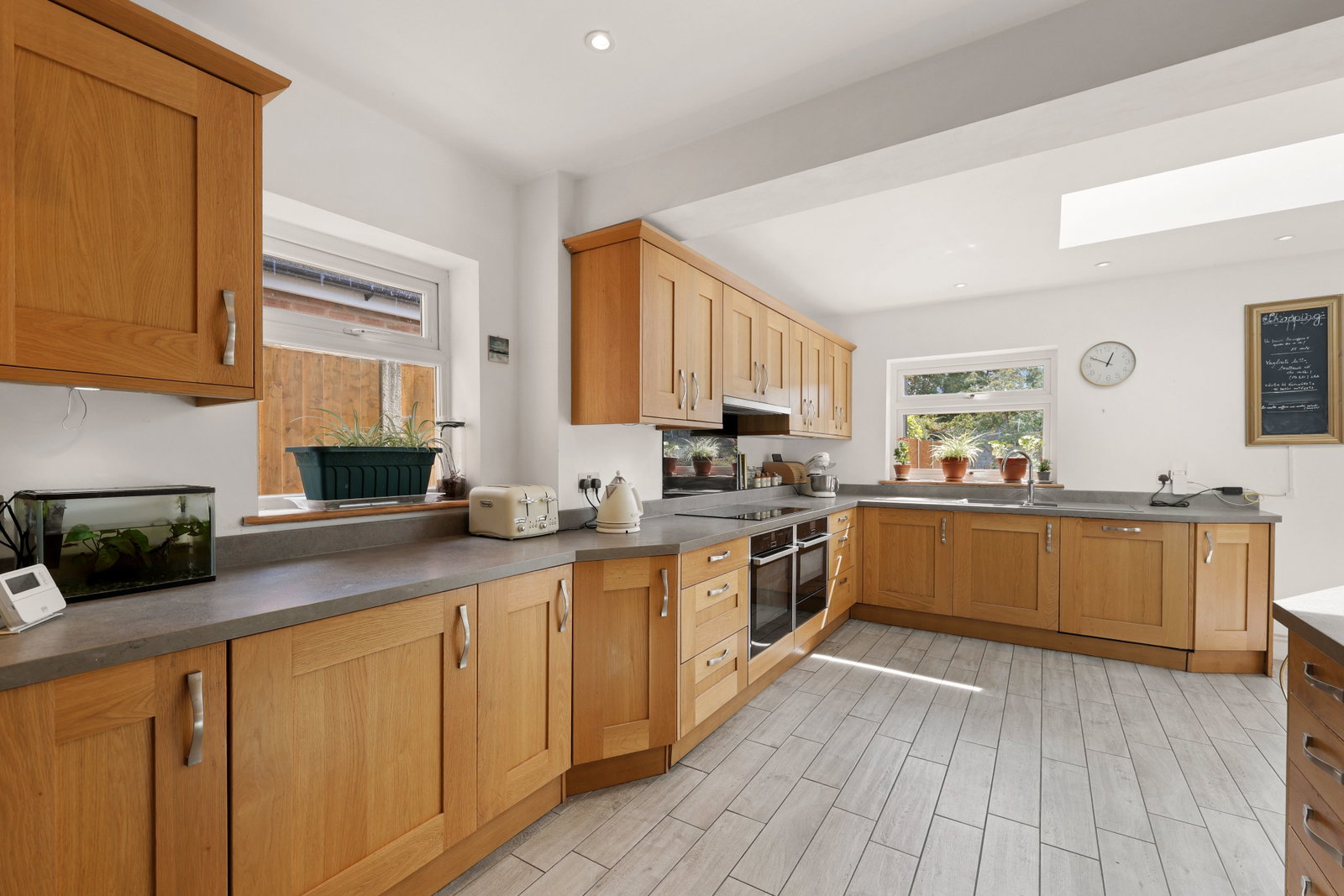 Semi Detached House for sale in Colchester, Dugard Avenue, Colchester, CO3 9EJ, 1511 m²