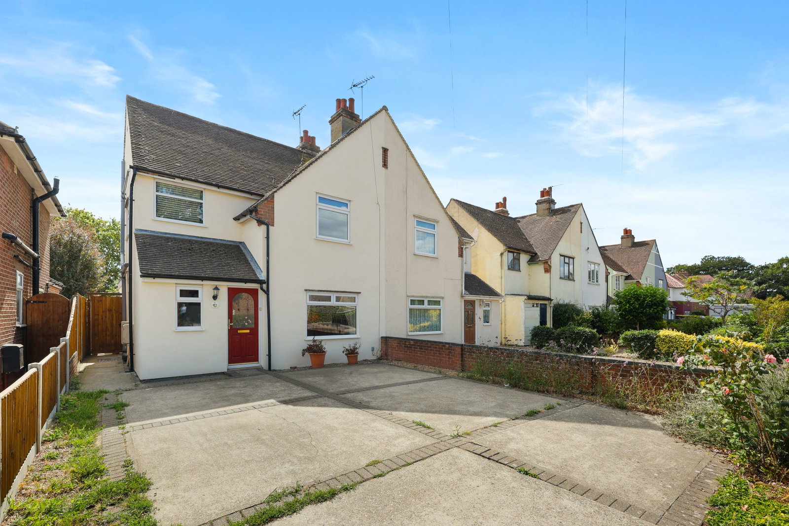 Semi Detached House for sale in Colchester, Dugard Avenue, Colchester, CO3 9EJ, 1511 m²