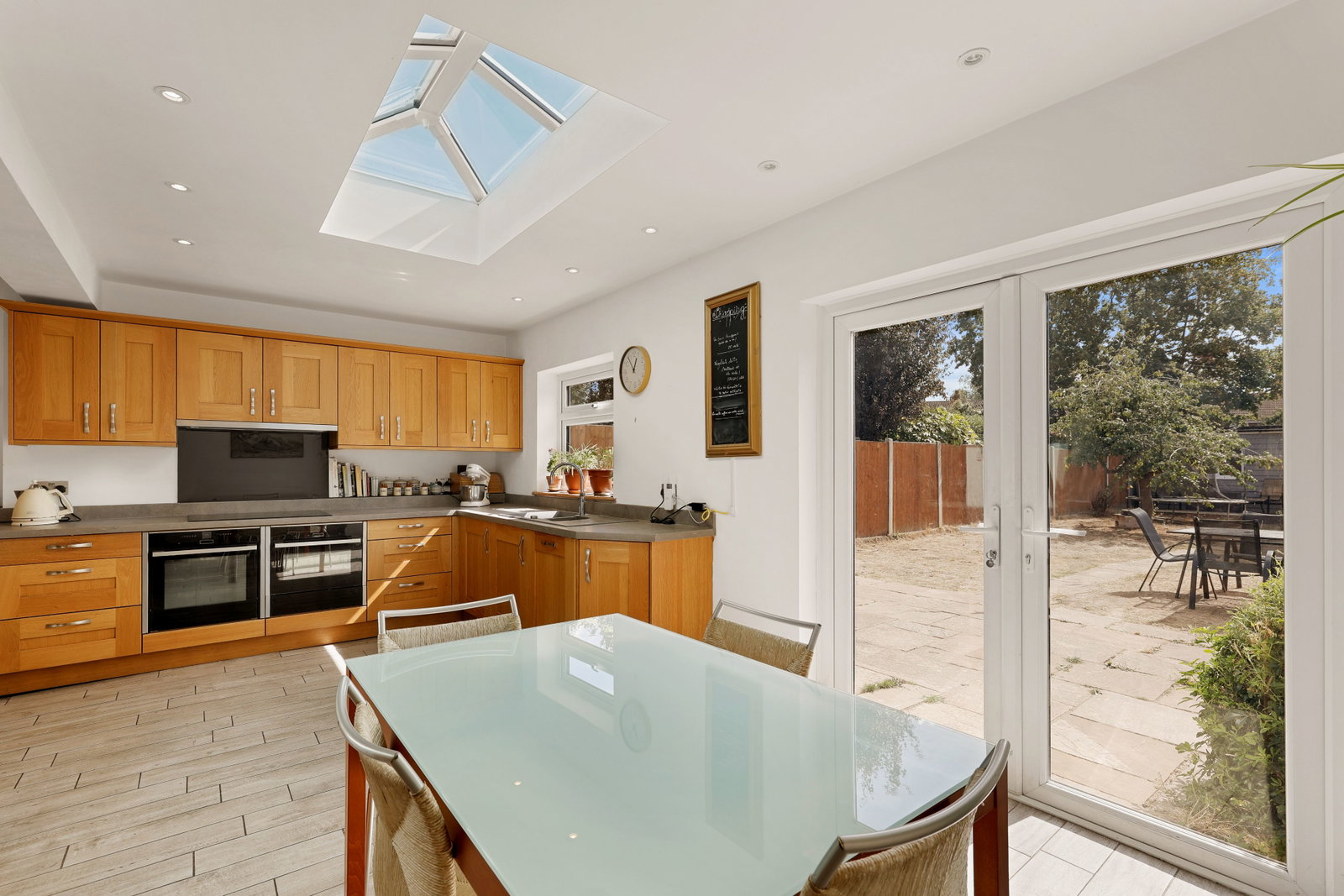 Semi Detached House for sale in Colchester, Dugard Avenue, Colchester, CO3 9EJ, 1511 m²