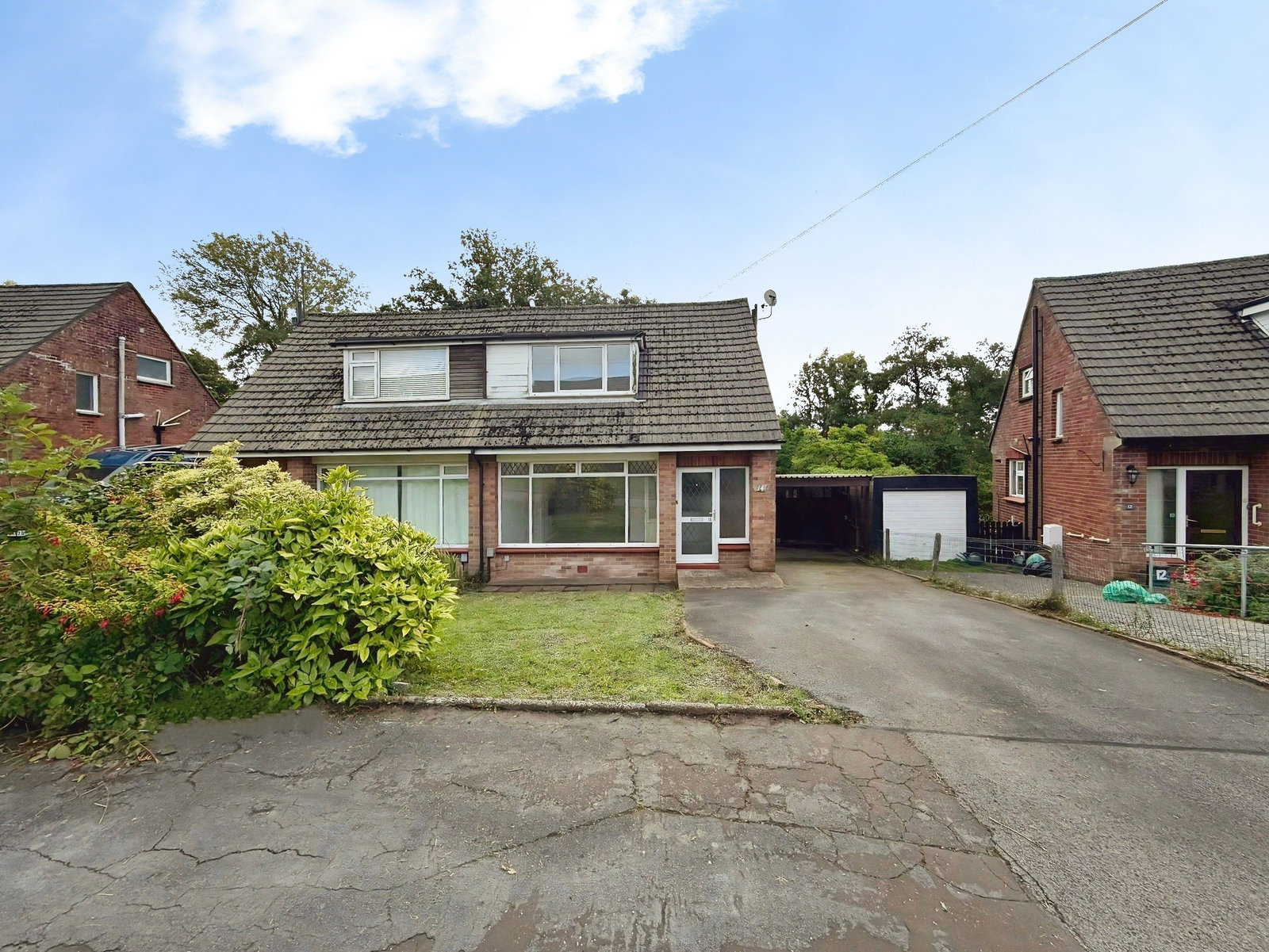 Semi Detached House for sale in Swansea, Kennington Close, Killay, Swansea, SA2 7EF