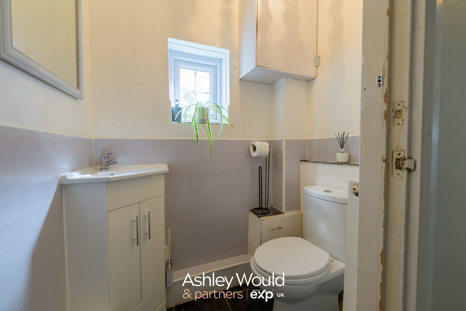 Semi Detached House for sale in Halesowen, Colman Hill Avenue, Halesowen, B63 2BA