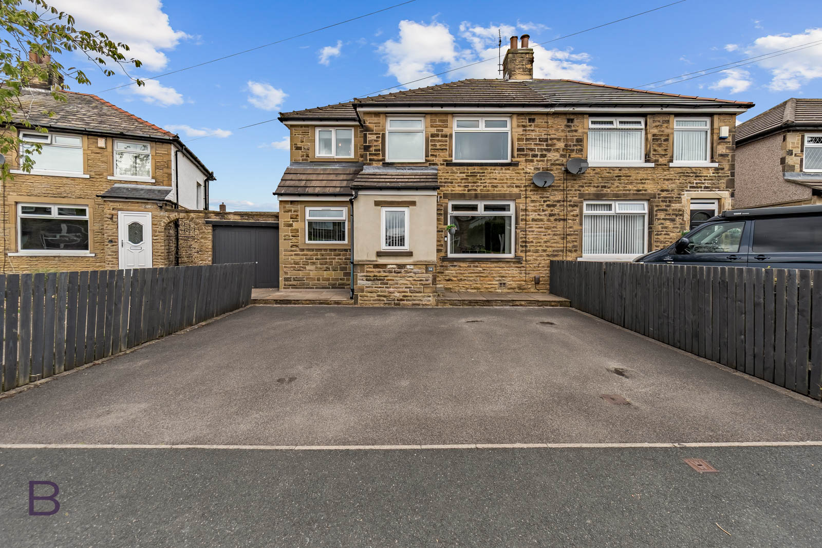 Semi Detached House for sale in Bradford, Eltham Grove, Bradford, BD6 3RF