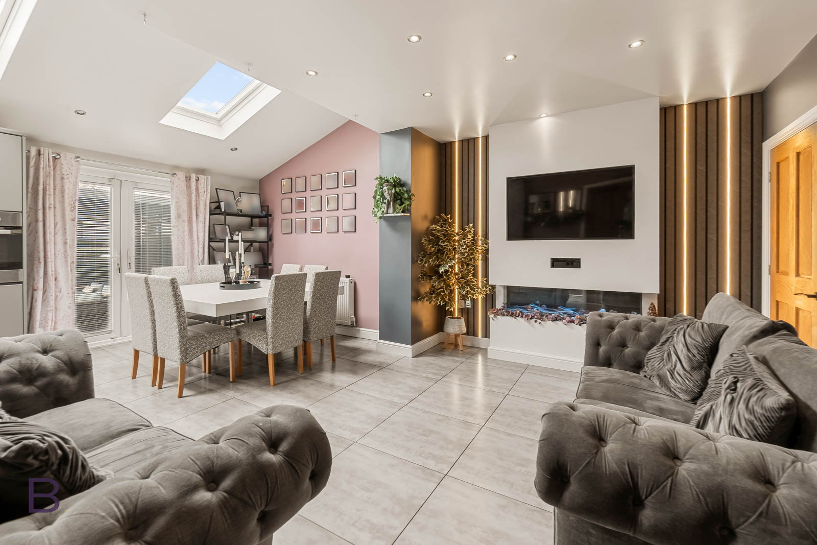 Semi Detached House for sale in Bradford, Eltham Grove, Bradford, BD6 3RF