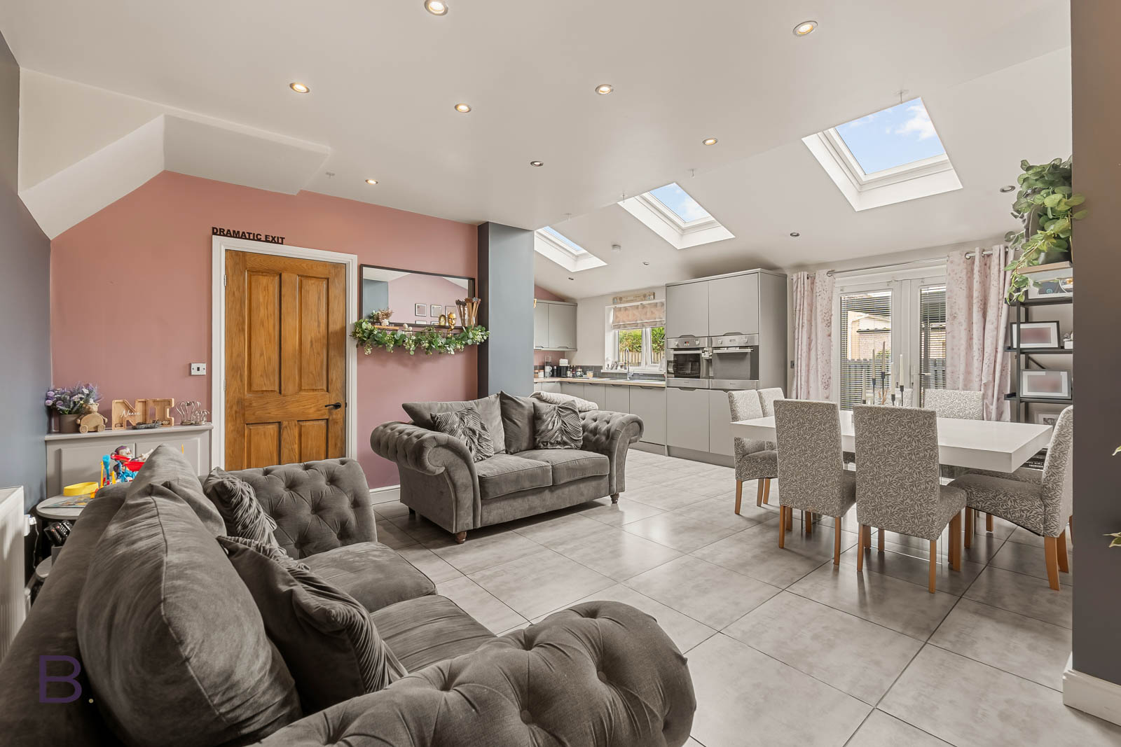Semi Detached House for sale in Bradford, Eltham Grove, Bradford, BD6 3RF
