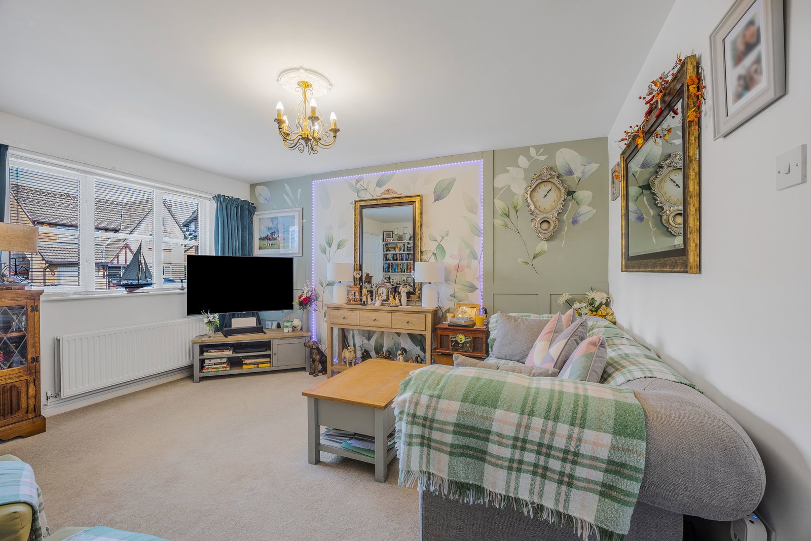Terraced House for sale in Dunstable, Graphic Close, Dunstable, 606 m²