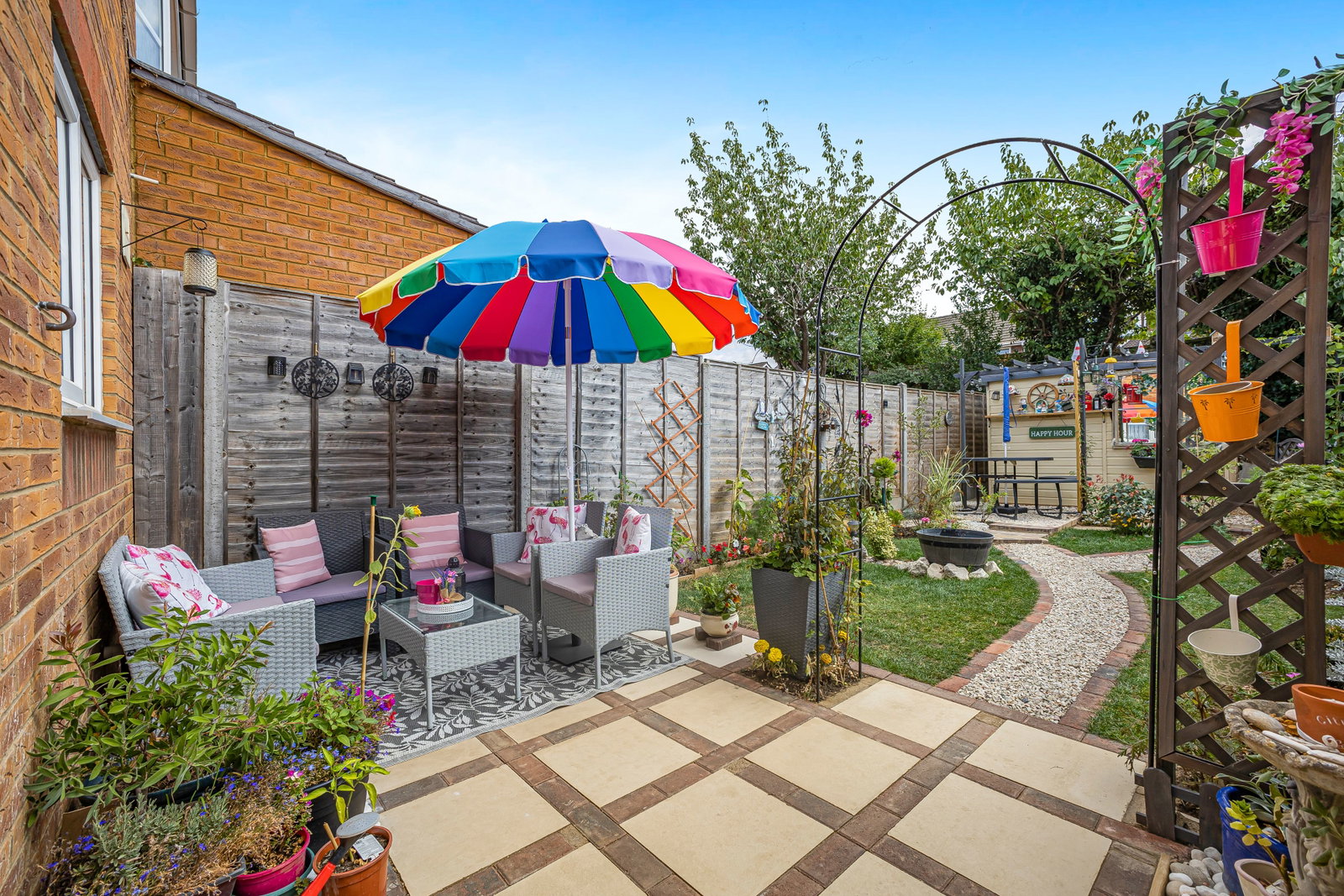 Terraced House for sale in Dunstable, Graphic Close, Dunstable, 606 m²
