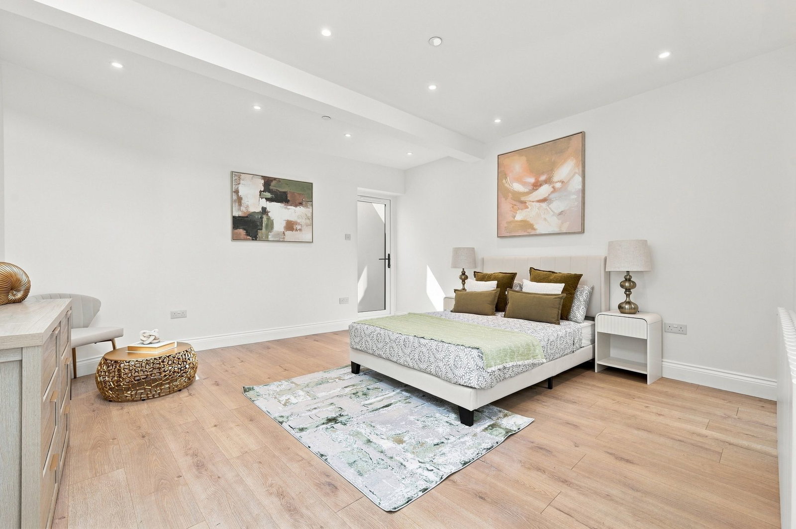 Flat for sale in London, West Hill, SW18