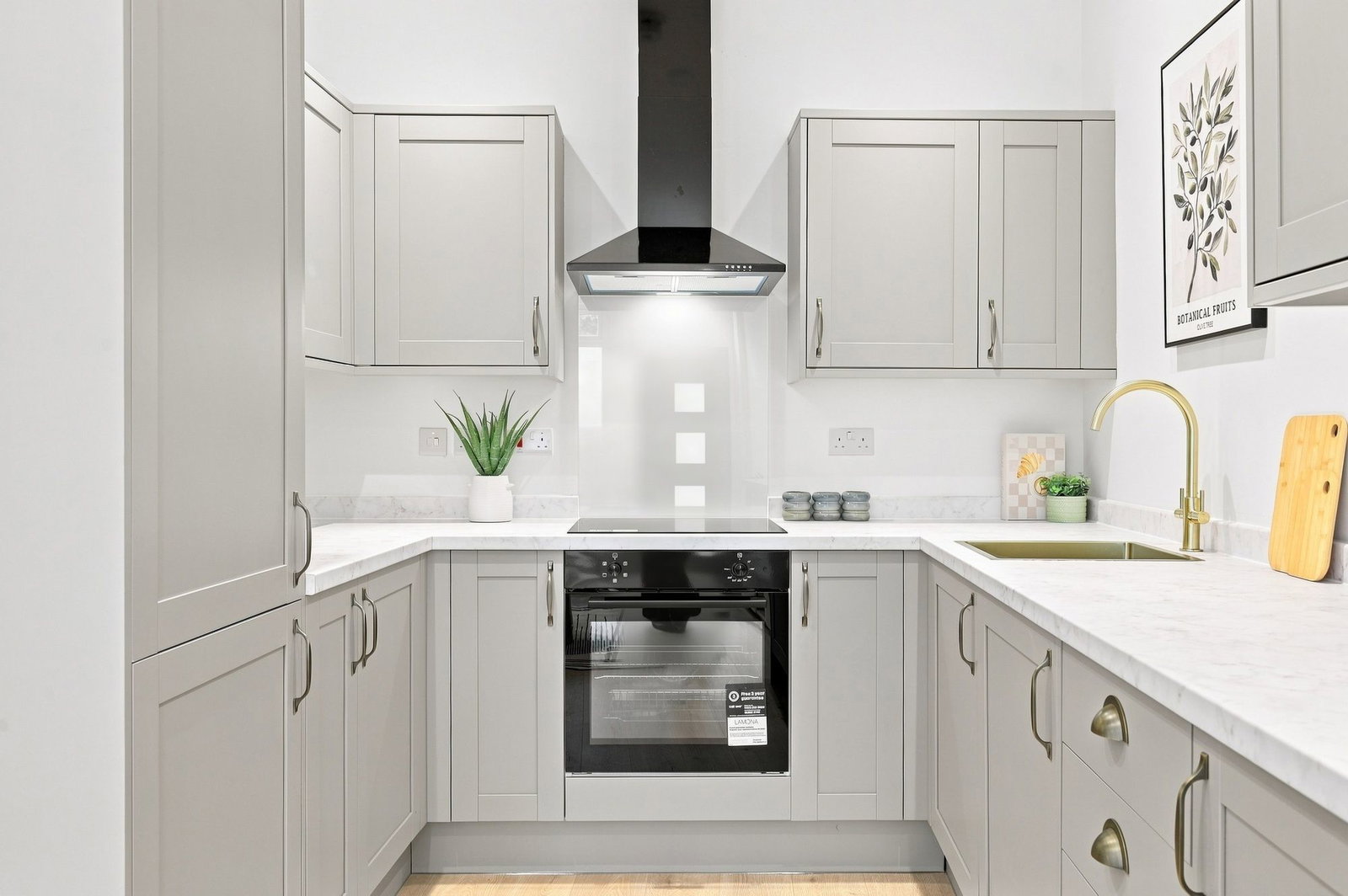Flat for sale in London, West Hill, SW18