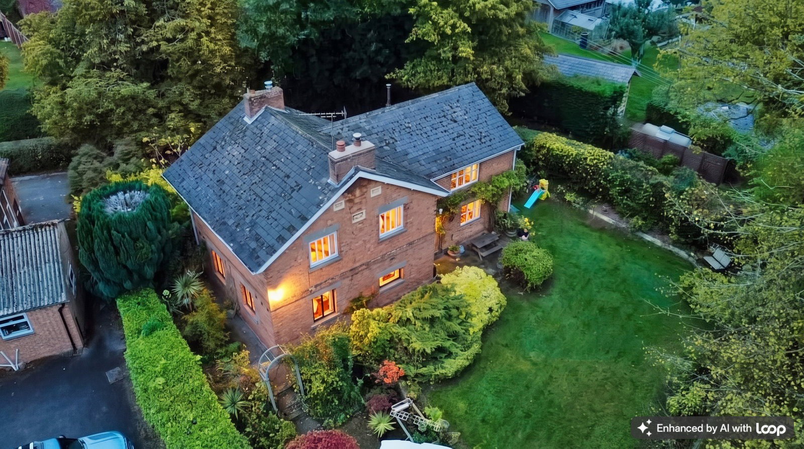 Detached House for sale in Newent, Gloucester Road, Upleadon, 2943 m²