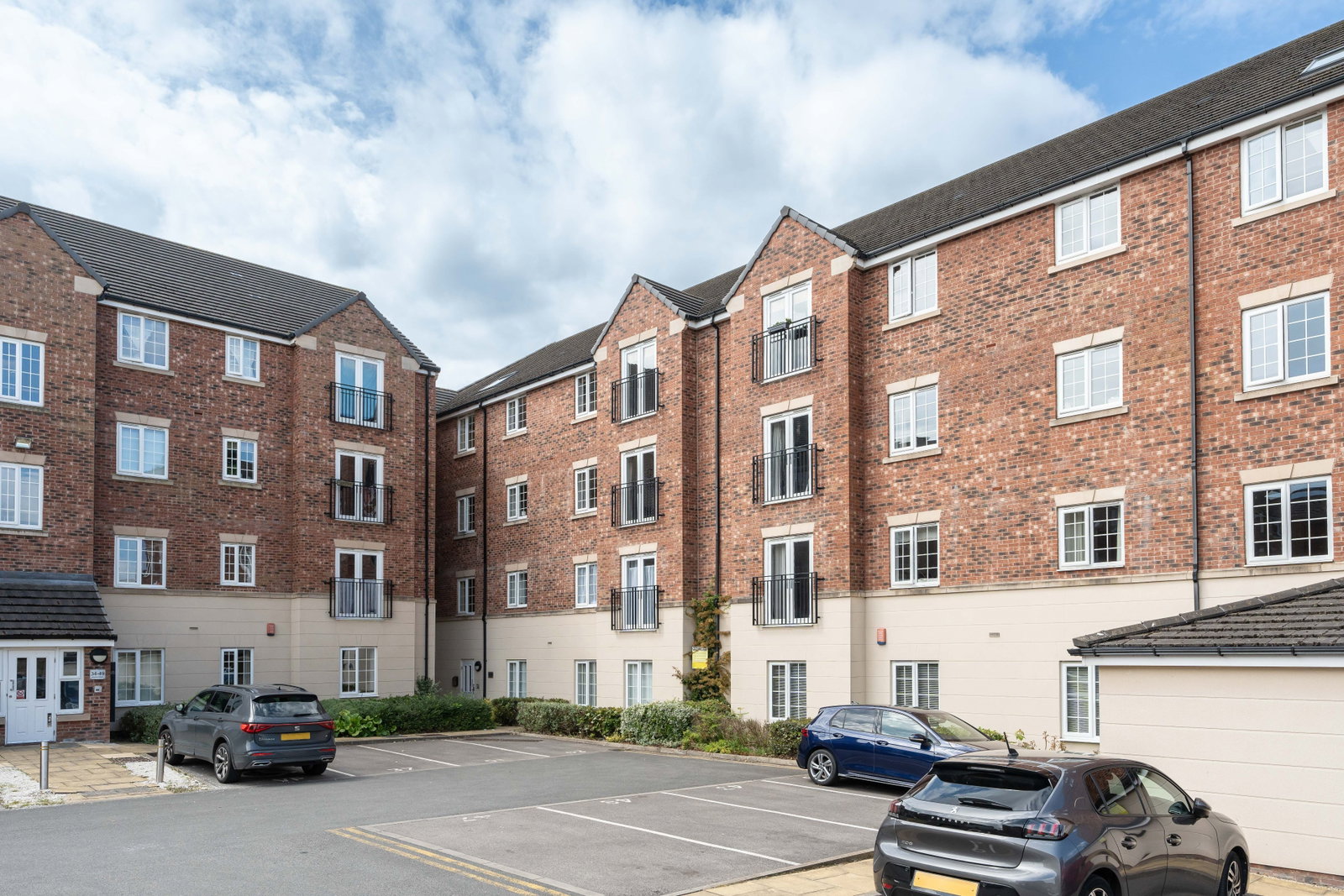 Flat for sale in York, College Court, Dringhouses, York, YO24 1UG, 701 m²