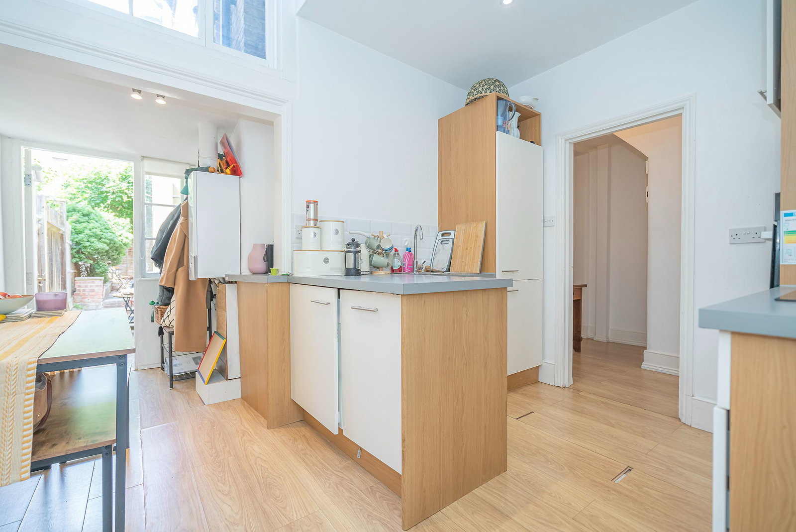 Flat for sale in London, South View Road, N8