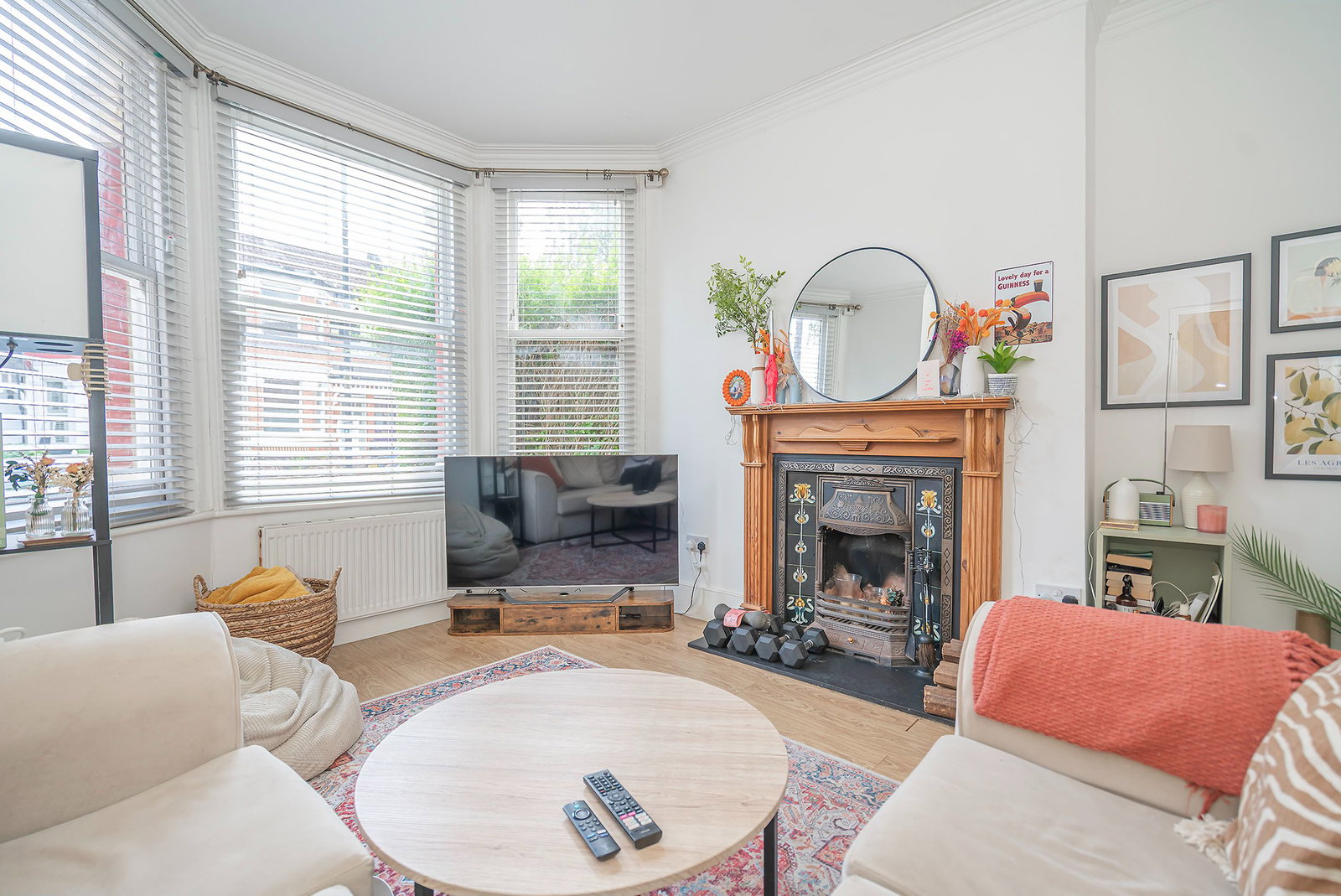 Flat for sale in London, South View Road, N8