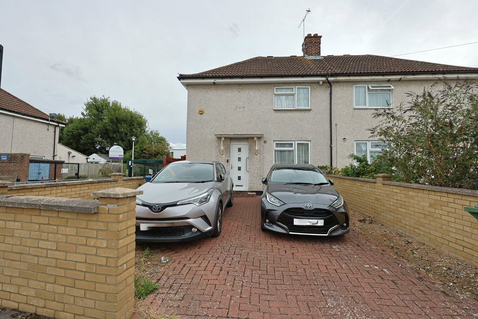 Semi Detached House for sale in Edgware, Bransgrove Road, Edgware, HA8