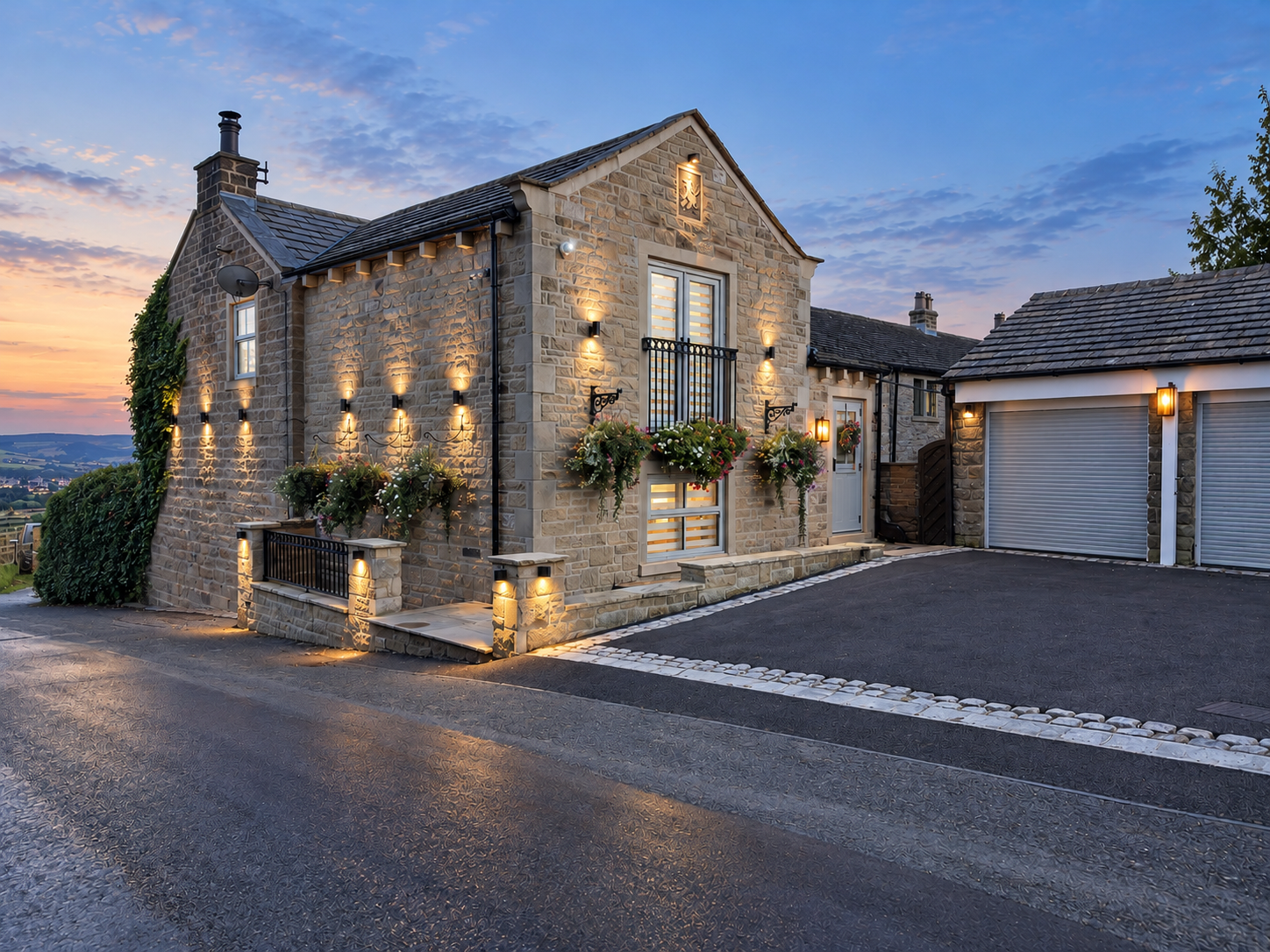 Cottage for sale in Burnley, Heights Lane, Fence, Burnley, BB12 9JF, 1380 m²
